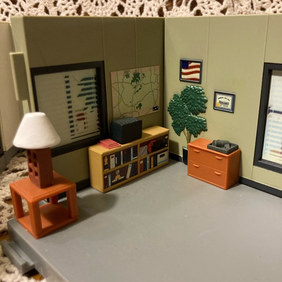 Funko The Office Mini Moments Set Buildings - Toy Collector Display Minitaure - Picture 3 of 16